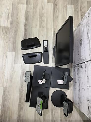 Мониторы: Samsung monitorlar (22" x2, 19" x1) + monitor ayaqları. Hamısı — 2