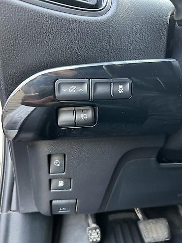 Toyota: Toyota Prius: 2017 г., Гибрид, Хэтчбэк — 10