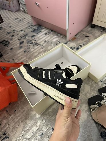 Айымдардын бут кийими: Кроссовки adidas Forum Low, черно‑белые. Оригинал - Классический — 4