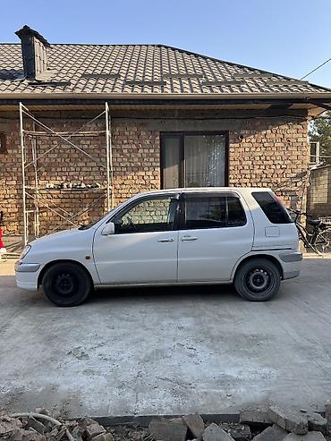 состоя: Toyota Raum: 2000 г., 1.5 л, Автомат, Бензин, Хэтчбэк — 3