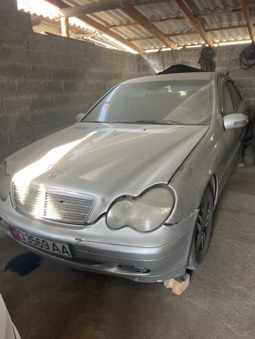 дайхатсу сирен: Mercedes-Benz C-Class: 2004 г., 2.2 л, Механика, Дизель, Седан