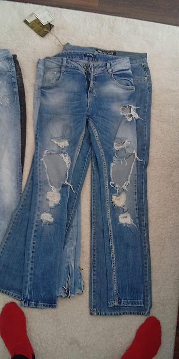 satom: Lot ženske odeće – pantalone/farmerke i crne koktel haljine Sadržaj — 4