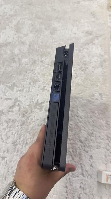 ps4 slim disk: Sony PlayStation 4 Slim oyun konsolu Xüsusiyyətlər: - Model: PS4 Slim — 4