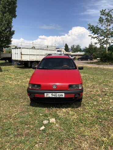 пасад б 5: Volkswagen Passat: 1990 г., 1.8 л, Механика, Газ, Универсал