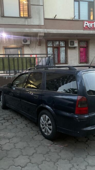 запчасти для опель вектра б: Opel Vectra: 2000 г., 1.8 л, Механика, Бензин, Универсал