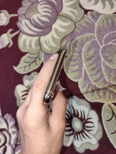touch id: Смартфон с безрамочным экраном и вырезом под фронтальную — 6