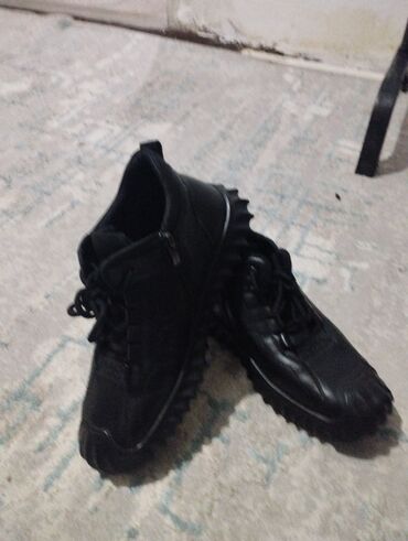 срочно продаю в связи с переездом: Арзандатуу бар! жаңы өзүмө алгам батбай калды абалы мыкты женский