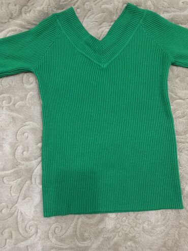 детский свитер с оленями: Женский свитер S (EU 36), цвет - Зеленый
