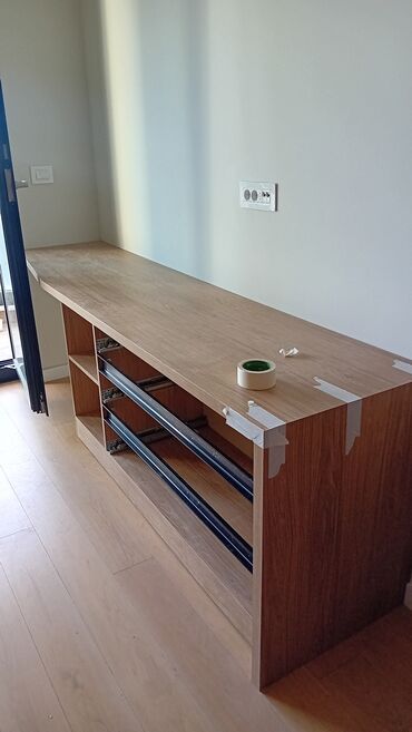 Ostali nameštaj: Nameštaj po meri od punog drveta univera i medijapana farbanog — 15