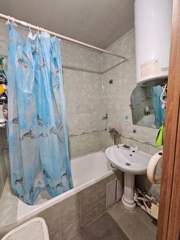 Продажа квартир: 3 комнаты, 62 м², 105 серия, 4 этаж, Косметический ремонт at lalafo.kg — 10 Продажа квартир: 3 комнаты, 62 м², 105 серия, 4 этаж, Косметический ремонт — 10