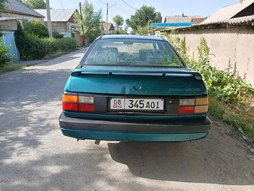 возможен обмен на дом: Volkswagen Passat CC: 1990 г., Механика, Бензин, Седан