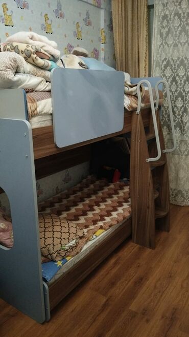 Modullu arabalar: Oğlan və qız üçün, İşlənmiş, Çarpayı, Matras ilə, Siyirməli