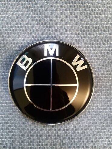 audio: BMW Znak Crn Za Haubu 82mm promer rupica 5,5 cm Nov Vrhunski kvalitet