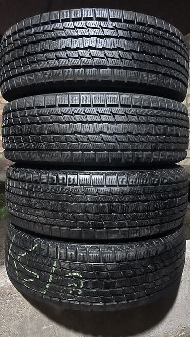 Шины: Шины 215 / 70 / R 16, Зима, Б/у, Комплект, Легковые, Япония, GoodYear