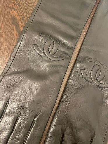 Plaşlar: Temiz Deri elcek Chanel firmasi yenidir qiymeti 100 azn