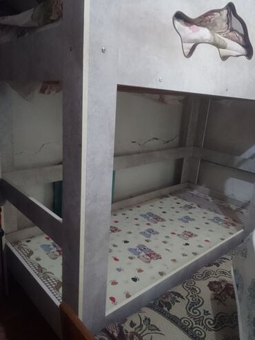 Двухъярусные детские кровати: Двухъярусная детская кровать, Б/у, ЛДСП, цвет - Бежевый — 5