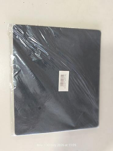 Настольные ПК и комплектующие: Toshiba siçan altlığı - Rəng: qara - Brend loqosu: Toshiba (kənarda — 2