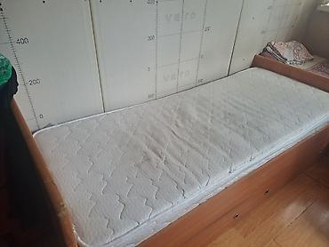 bunk bed: Односпальная кровать с матрасом и выдвижными ящиками. Особенности: - — 3