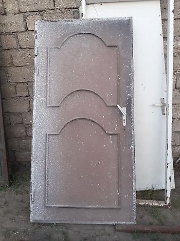 İşlənmiş qapı 2x1m