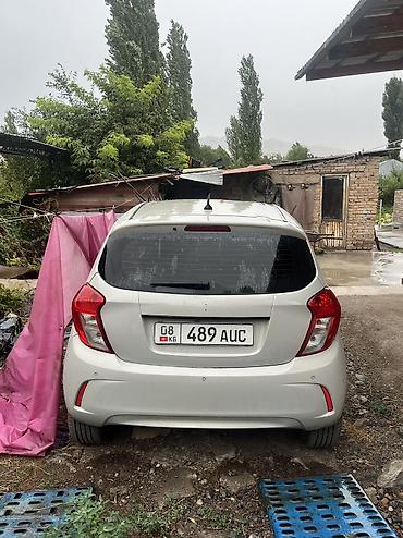 Унаа сатуу: Chevrolet Spark: 2017 г., 1 л, Автомат, Бензин, Хетчбек — 4