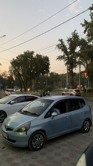 авторынок бишкек фит: Honda Fit: 2001 г., 1.3 л, Вариатор, Бензин, Хетчбек