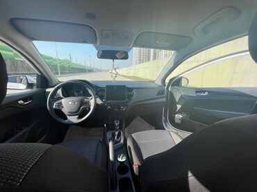 Hyundai: Hyundai Accent: 1.6 l | 2021 il Sedan — 8