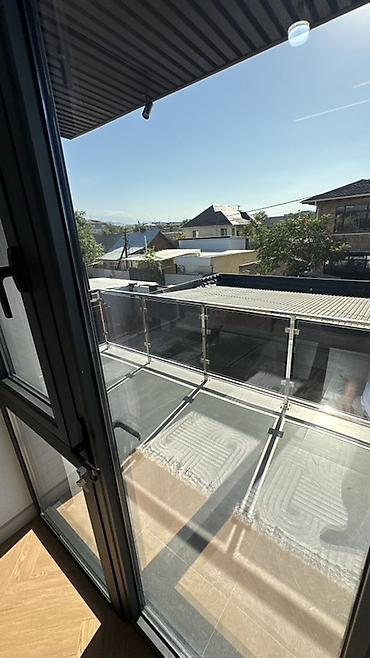Продажа коттеджей и домов: 6 комнат и более, 412 м², 45 соток, Бишкек, ул. Матросова Собственник — 35