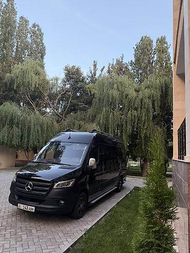 наушники apple airpods 1: Mercedes‑Benz Sprinter — премиальный микроавтобус (черный, удлиненная — 1