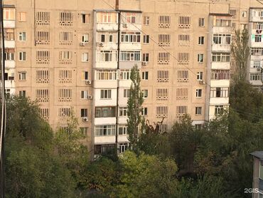 3 микрорайоне: 3 комнаты, 60 м², 105 серия, 8 этаж, Старый ремонт
