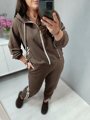 nike pro helanke: Dvodelni ženski komplet trenerke sa kapuljačom
3500din
S M L — 4