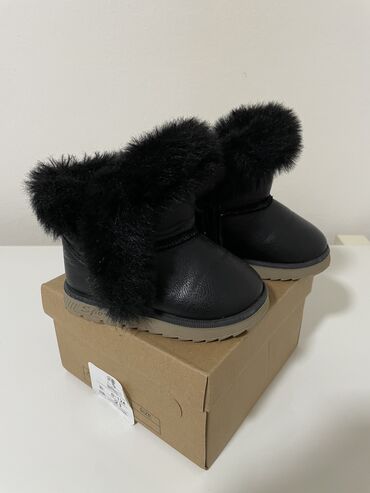 obuća subotica: Ugg boots, Size - 21