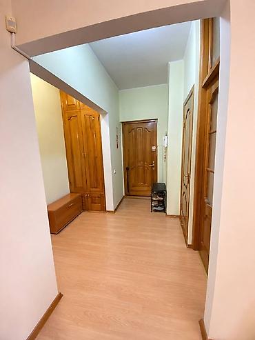 5: 3 комнаты, 66 м², Дордой Плаза ТРЦ 105 серия, 5 этаж, Евроремонт — 1
