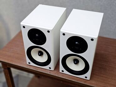 Zvučnici i stereo sistemi: Kompaktne dvosistemske bookshelf zvučničke kutije u beloj završnoj — 3