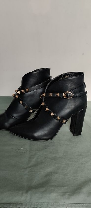 Женская обувь: Сапоги, 38.5, цвет - Черный