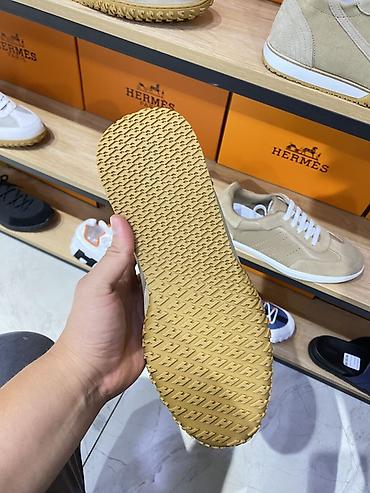 pari: Кроссовки Hermes Paris - Модель: низкие кроссовки с эмблемой H на — 2