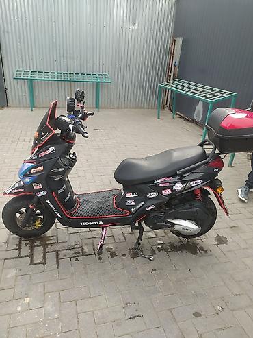 скутерето: Скутер Honda (стайлинг под спорт) с тюнингом и дополнительванием — 3