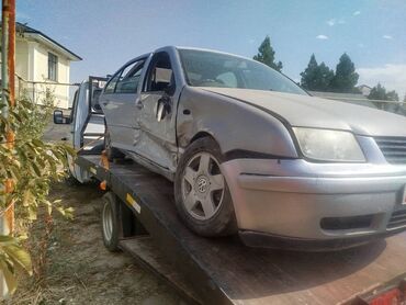 Volkswagen: Volkswagen Bora: 2003 г., 2 л, Автомат, Бензин, Седан