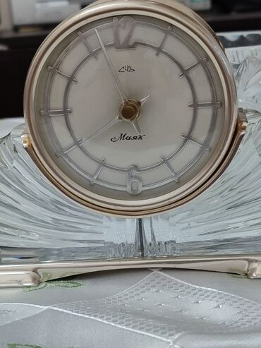 antik saat: Хрустальные механические часы Маяк СССР . В идеальном рабочем