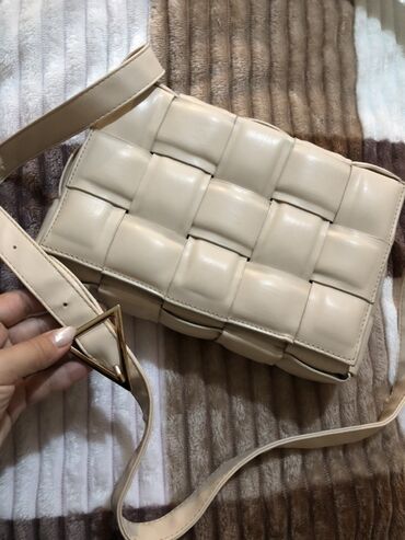 qadın cemperləri: Çiyin çantası, Bottega Veneta