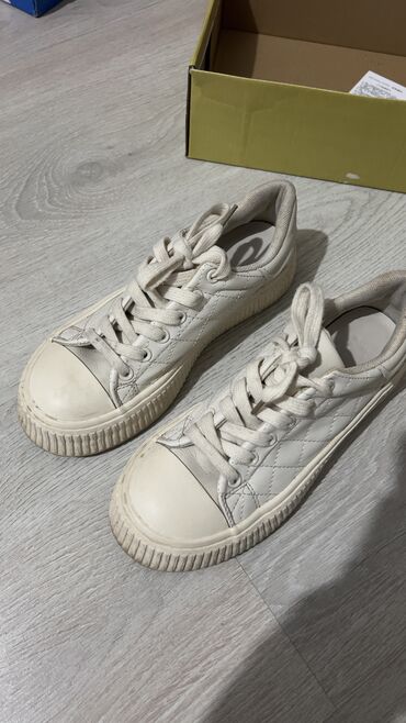 волейболный кросовка: 500 сом