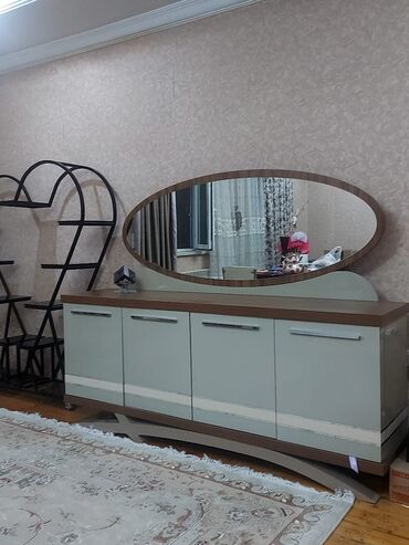 Mebel: İşlənmiş, Güzgülü