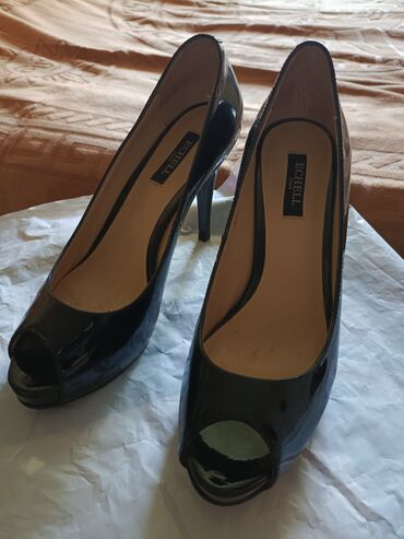 продам туфли женские: Туфли 38, цвет - Черный