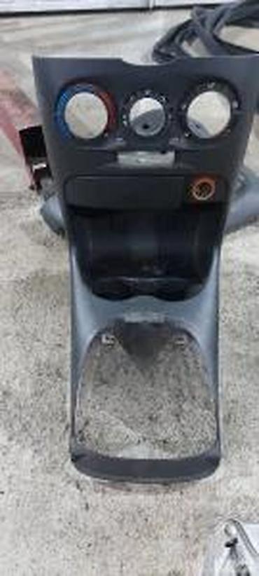 unis auto vranje: FIAT PUNTO KONZOLA CENTRALNA | Ispravna sa pikslom i upaljacem — 2