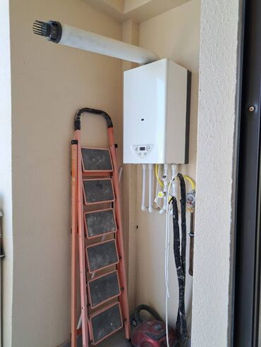 Uzunmüddətli kirayə mənzillər: Yaşıl Bazarın arxası 16 mərtəbəli binanın 10 – cu mərtəbəsində — 11