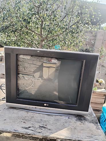 tv box game: LG kineskop televizor - Ekran: təxminən 21–25 düym CRT (çərçivəli, ön — 1