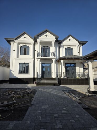 продаю дом в районе кызыл аскер: Үй, 300 кв. м, 7 бөлмө, Менчик ээси, Дизайнердик оңдоо