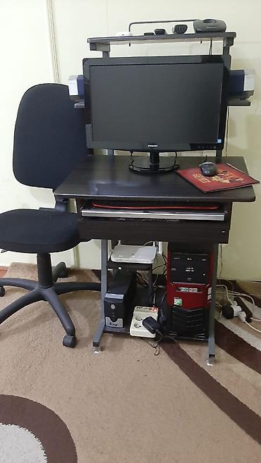 ustol ustu komputer: Kompyuter satılır. Hər şey işləyir. Komplektə daxildir monitor — 1