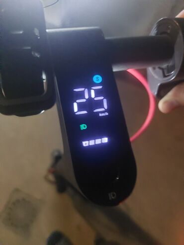 Elektrikli samokatlar: İşlənmiş Elektrik samokat 10", 251 - 350 Vt, 16 - 25 km/s, Ünvandan götürmə