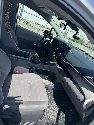 Toyota: Toyota Sienna: 2022 г., 2.5 л, Автомат, Гибрид, Минивэн — 7