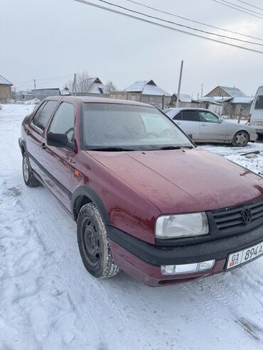 фолсваген жук: Volkswagen Vento: 1992 г., 1.8 л, Механика, Бензин, Седан